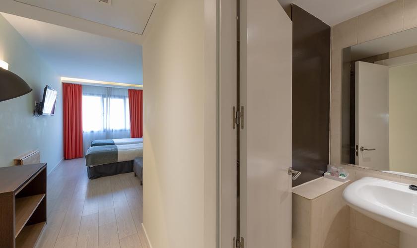 Chambre Triple (1 - 3 personnes ) Apartamentos Recoletos Madrid Chambre Triple (1 - 3 personnes ) Apartamentos Recoletos Madrid