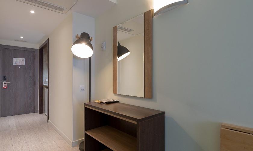 Chambre Triple (1 - 3 personnes ) Apartamentos Recoletos Madrid Chambre Triple (1 - 3 personnes ) Apartamentos Recoletos Madrid