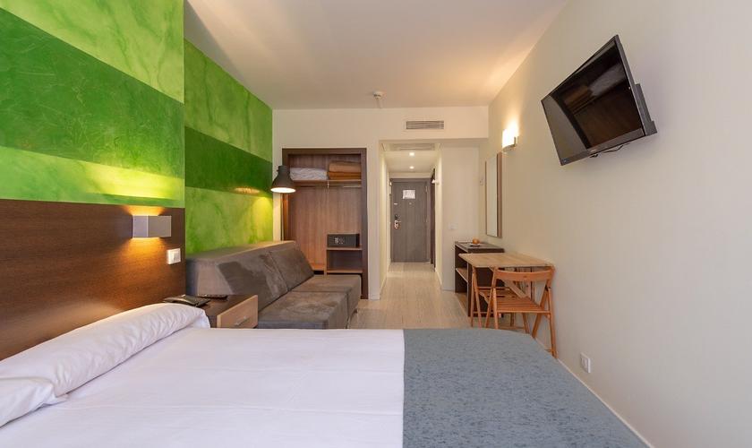 Chambre Triple (1 - 3 personnes ) Apartamentos Recoletos Madrid Chambre Triple (1 - 3 personnes ) Apartamentos Recoletos Madrid